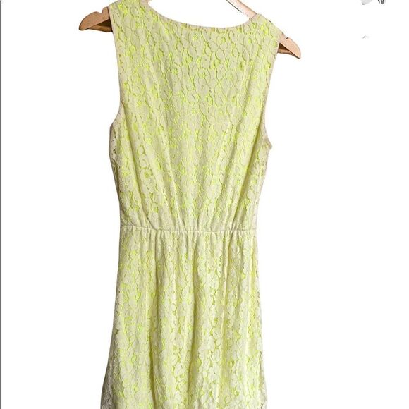 Express Neon Yellow Lace Overlay Dress Size Medium - Picture 4 of 5